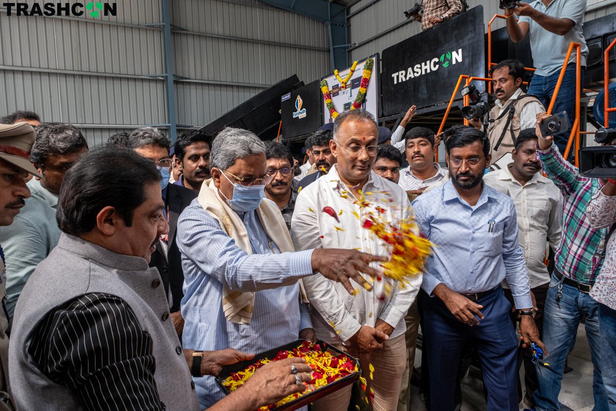 TrashConLabs's tweet image. A proud moment! 🌟 Hon&apos;ble CM Sri Siddaramaiah, along with Ministers B.Z. Zameer Ahmed Khan &amp;amp; Dinesh Gundu Rao, inaugurated our new MRF in Bengaluru. They also launched WoWBoards—5x more competitive than plywood, made from recycled plastic.