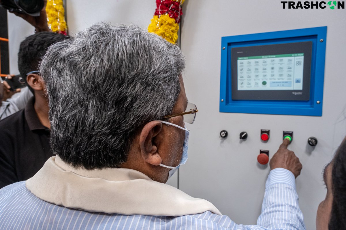 TrashConLabs's tweet image. A proud moment! 🌟 Hon&apos;ble CM Sri Siddaramaiah, along with Ministers B.Z. Zameer Ahmed Khan &amp;amp; Dinesh Gundu Rao, inaugurated our new MRF in Bengaluru. They also launched WoWBoards—5x more competitive than plywood, made from recycled plastic.