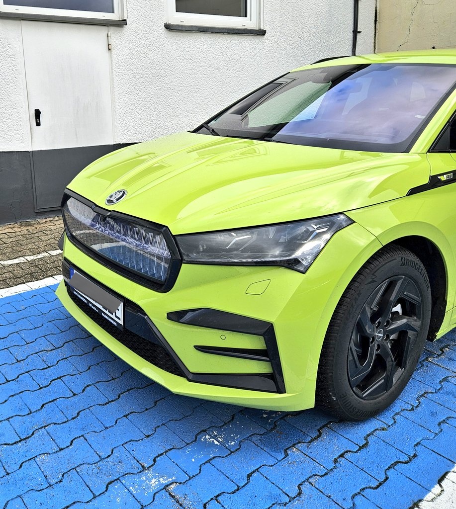 lokfuehrer_tim's tweet photo. Diese Woche das erste mal E-Auto gefahren.

Was soll ich sagen: Macht genau so viel Spaß wie E-Lok 😁 https://t.co/AmsoDn7GLn