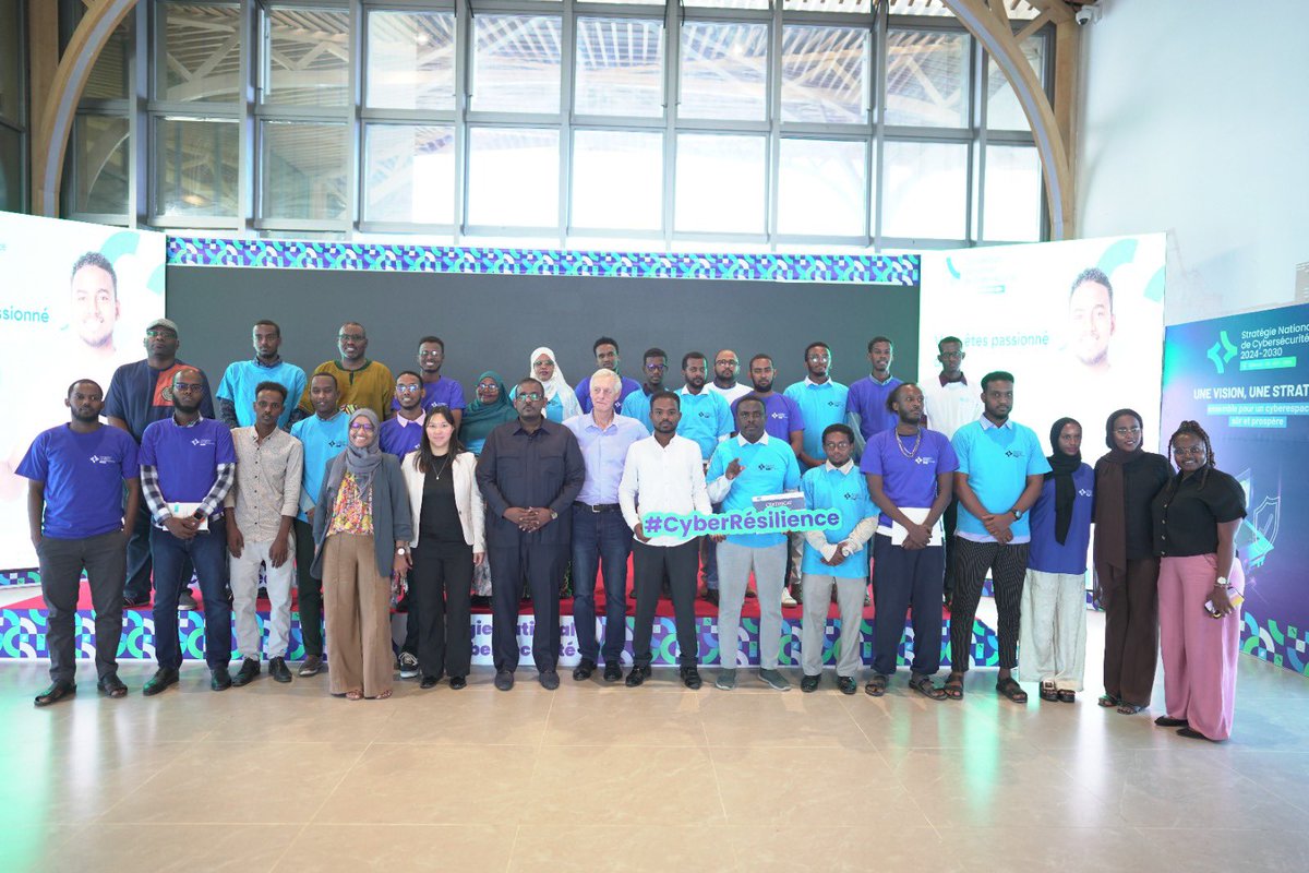 AbdallahIog's tweet image. Lors de la journée de Hackathon Cybersécurité - Djibouti 2024 pour découvrir les talents cachés djiboutien
#MDENI 
#UE