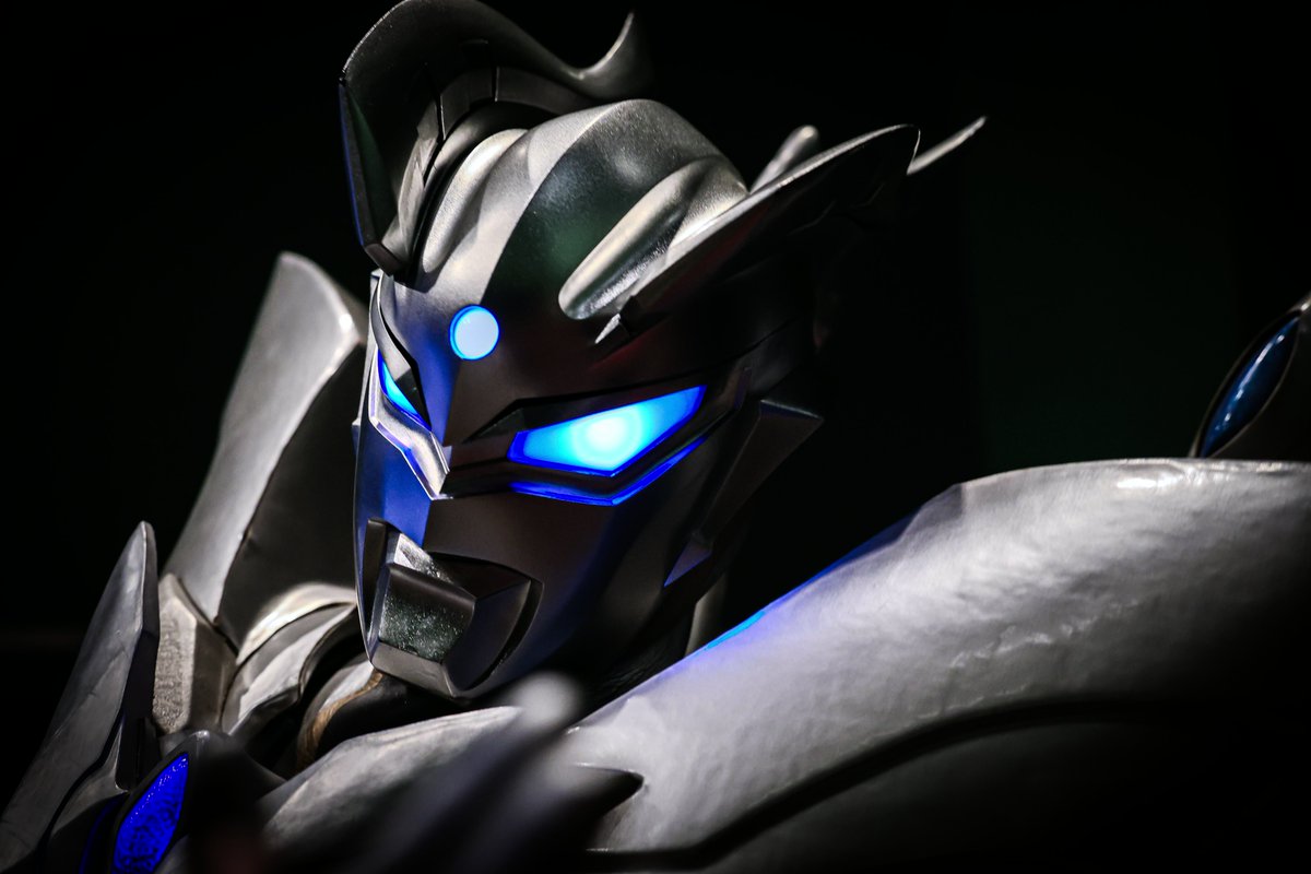 あまりにもカッコよすぎる。。。 #なんでもいいから俺の黒背景を見ろ