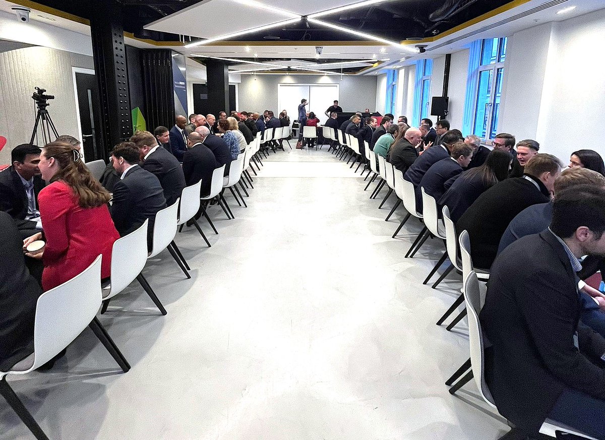 OwenJamesFS's tweet image. Our structured networking at today&apos;s #WealthTechMattersTheBusiness offered a platform for in-depth discussions, helping participants strengthen professional relationships and build a thriving community of expertise. 🤝

#WealthTechMatters #structurednetworking