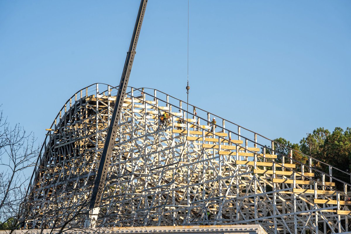 KingsDominionVA's tweet image. Happy Thanksgiving🦃 ! One thing we are thankful for Racer 75, which will be celebrating its 50th anniversary next season.

We're continuing our commitment to invest in our guest experience by giving the lift hills freshly engineered precut track! @thegravitygroup