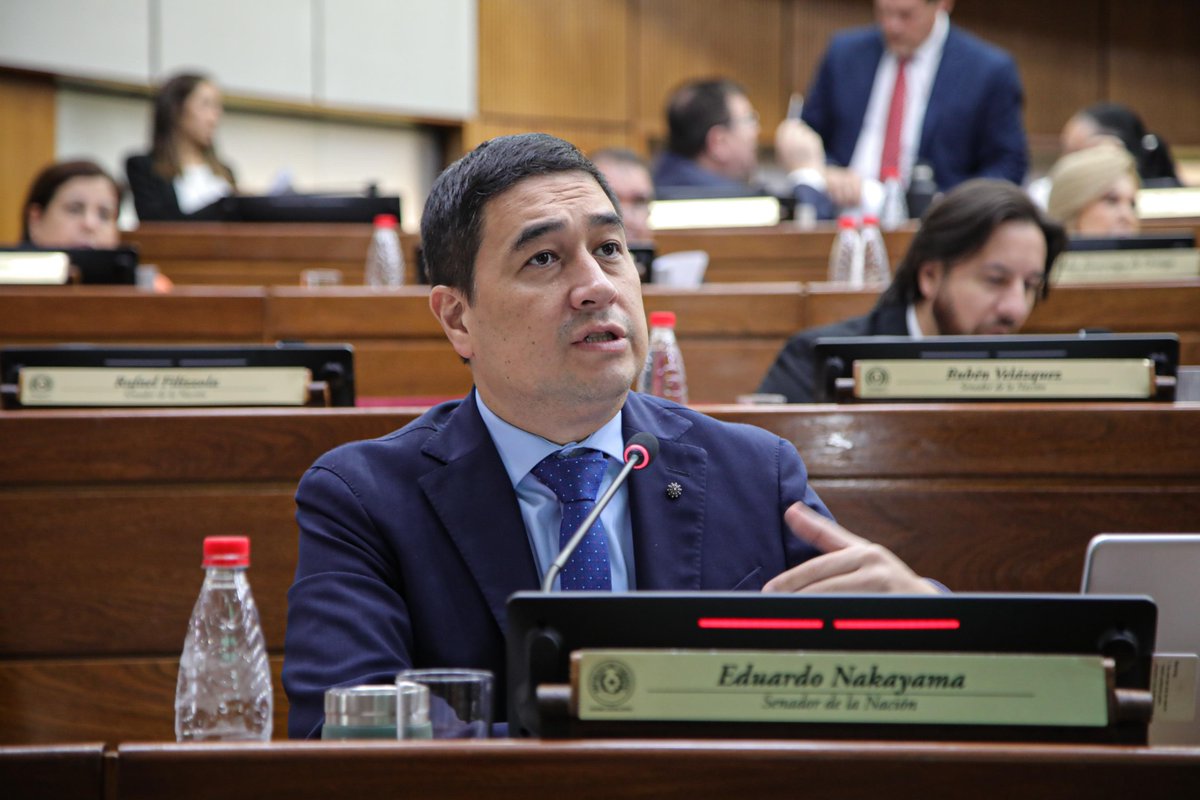 delpynews's tweet photo. ▶️DURÍSIMO | ​​​​​​​​​​​​💣

@edu_nakayama condenó el proyecto de autoaumento de los legisladores y advirtió que funcionarios del Banco Central, Poder Judicial y Hacienda estarían recibiendo altas sumas.🤐

🗣️"No pueden primero estar mejor los políticos y después en último lugar el pueblo”.