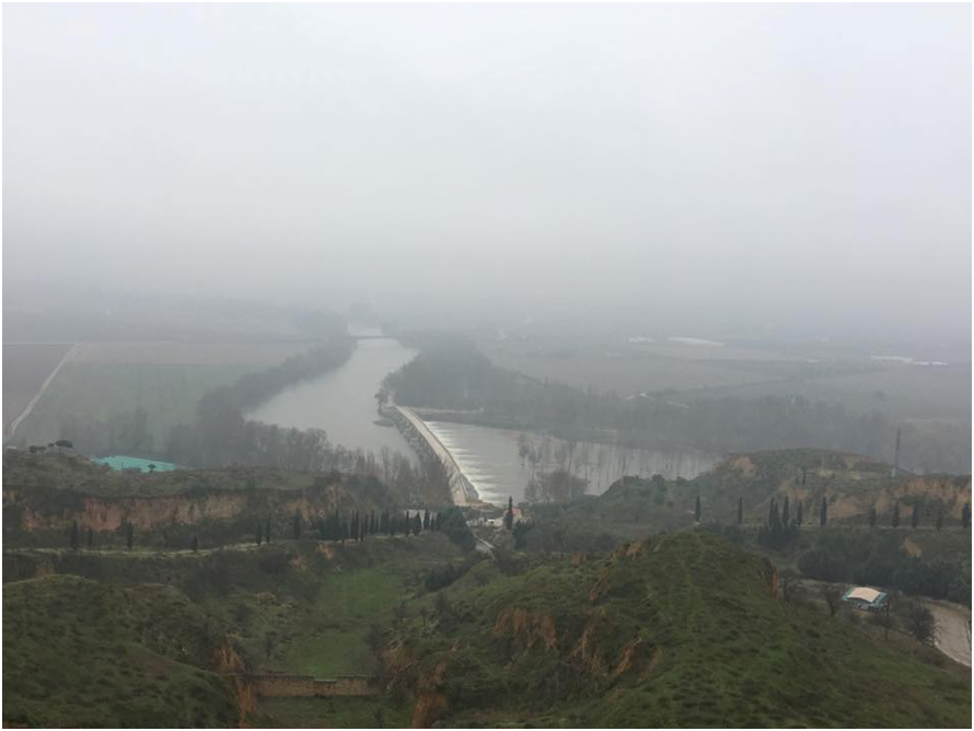 maria_iccp's tweet photo. Se va noviembre…
y mediado el otoño
llega la niebla.
#haiku #kigo #inthemist
📸 Río Duero a su paso por Toro (ZA) https://t.co/Vj9ZqZLu7E