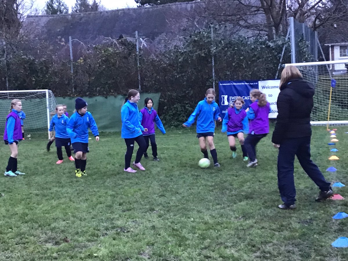 ECSPrep's tweet image. A very fun afternoon of Girls House Football, what great sportsmanship and teamwork! Well done Arundel! @EwellCastleUK @ECSPE @EwellCastleHead @ewe