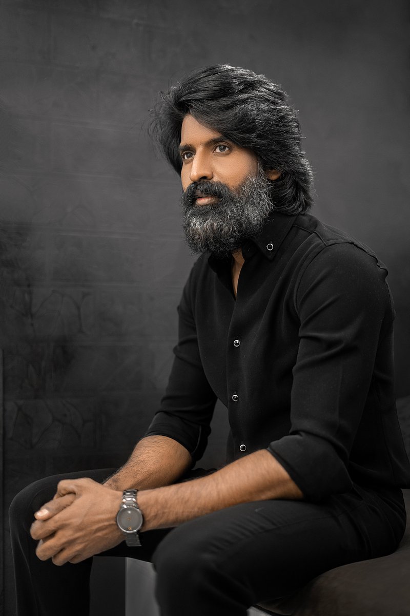 VimiMagic's tweet photo. Unleashing the raw and dashing vibe – @sooriofficial latest look redefines rugged charm!
Photograph: @kishor_sinty
Styling : @naushadahmed_97
#viduthalai2 #kathainayagan #StarsWithVimiMagic https://t.co/1SutaeOtwB