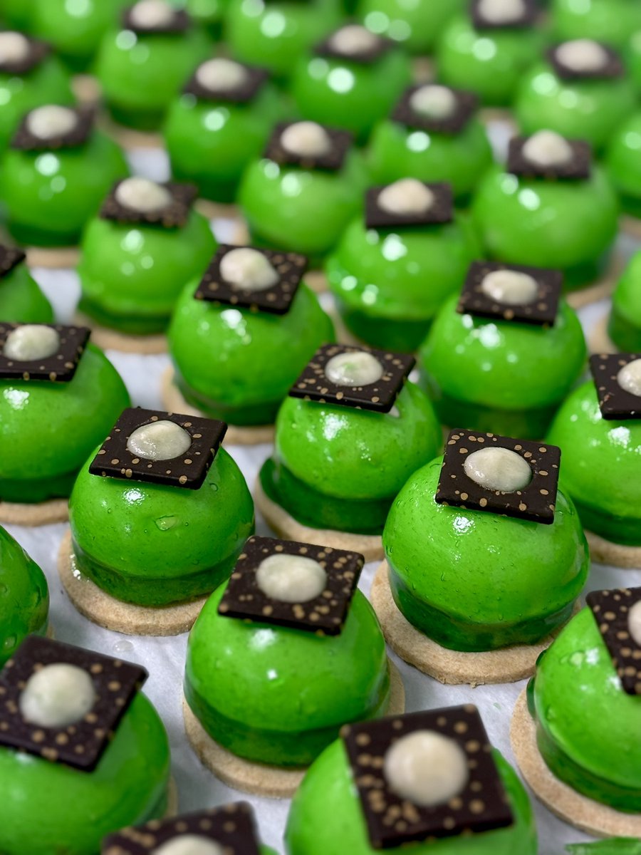 TPatisseries's tweet image. Our PlantBased/NGCI Pear Sphere 🍐🍐

With soft pear mousse, on a crunchy biscuit; covered in a vibrant green glaze. 

A spectacle of a dessert, especially that pears are in season ⭐️

#pear #patisserie #plantbased
