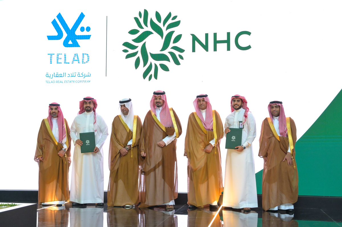 teladre's tweet photo. برعاية وحضور صاحب السمو الملكي الأمير سلمان بن سلطان بن عبدالعزيز آل سعود، أمير منطقة المدينة المنورة، ومعالي وزير البلديات والإسكان ماجد بن عبدالله الحقيل – حفظهما الله،
 تم تدشين وجهة الغروب، الوجهة الأحدث المدينة المنورة
وفي هذا الإطار، نفخر بالإعلان عن شراكتنا مع ⁦#NHC ⁩ لإطلاق مشروع المدينة المنورة ⁧#إيوان_الغروب⁩ ، الذي يضم 252 وحدة سكنية فاخرة بتصاميم عصرية متنوعة @SaudiNHC