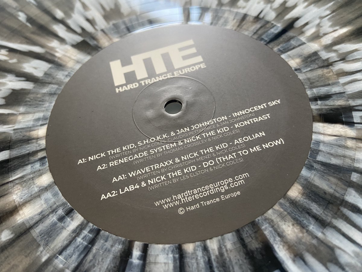 Oh yes,,  huge thanks to Nick Coles for getting these sexy beasts in the post.
They look incredible, really nice chunky vinyl, can't wait to spin one of these later. 🥳💥🥳💥

Nick The Kid 30th Anniversary Limited Edition Vinyl Picture Disc.

hardtranceeurope.com/product-page/n…