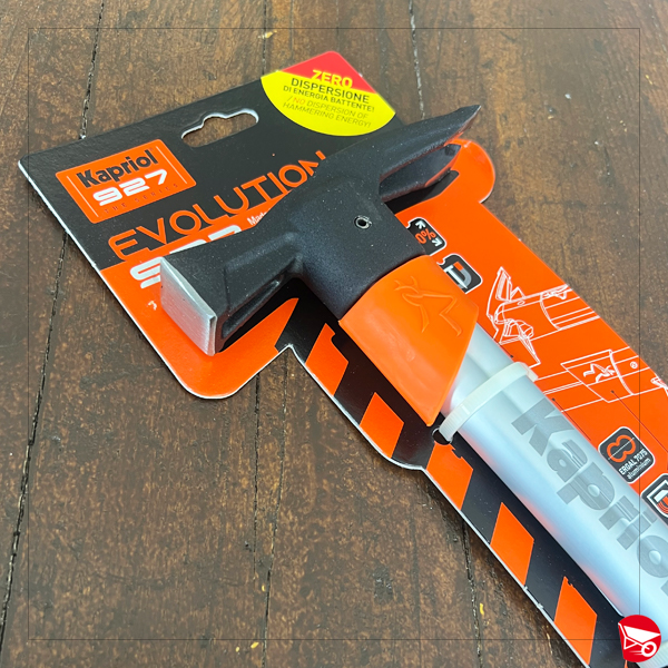 edilcommerce's tweet image. 🔨 Scopri il nuovo Martello Evolution 927 di Kapriol! 💪 Con prestazioni eccezionali e design innovativo, questo martello è l'alleato perfetto per i tuoi lavori di edilizia e carpenteria. #Kapriol #MartelloEvolution927 #edilizia #lavoro #ristrutturazioni #martello #hammer #
