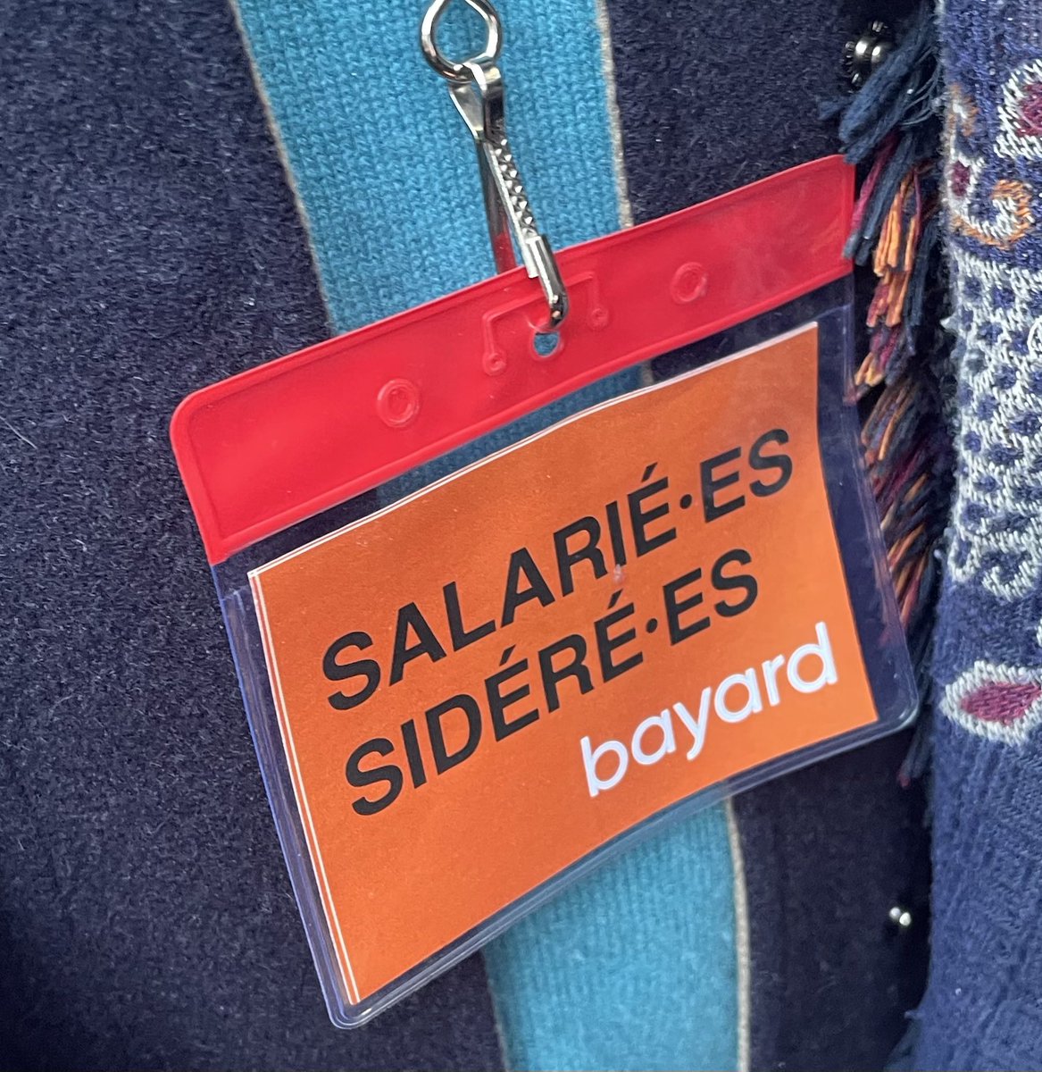 JulieConnan's tweet image. #Bayardengreve Les salariés de @Bayard se mobilisent contre pour réclamer le retrait de l’ESJ-Paris et contre l’embauche d’Alban de Rostu comme directeur stratégique et du développement du groupe
