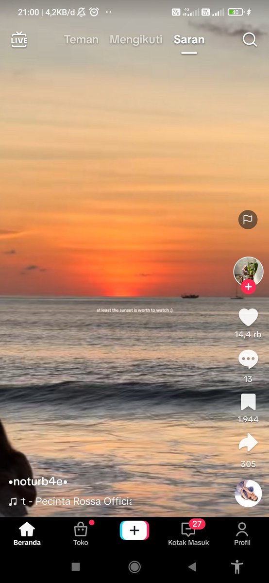 Kalian ada gak sih yg di real life tuh takut sama air yg dalem. Tapi tiap liat video2 kaya gini atau video2 air/laut tuh rasanya pengen masuk ke air terus tenggelam. Kaya syahdu bgt ga si?