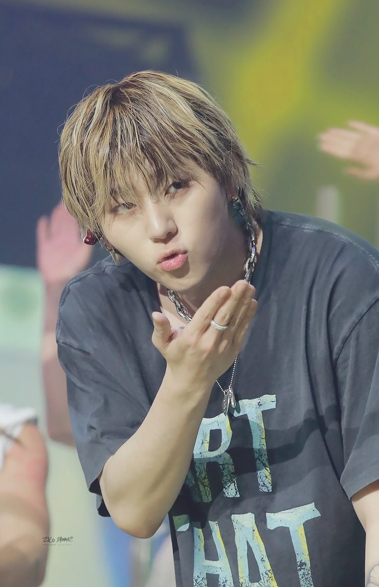 Zico_Square's tweet photo. 🫢😘💋

#지코 #우지호 #ZICO
#JOINTHEPARADE https://t.co/5tZEoSdOhs