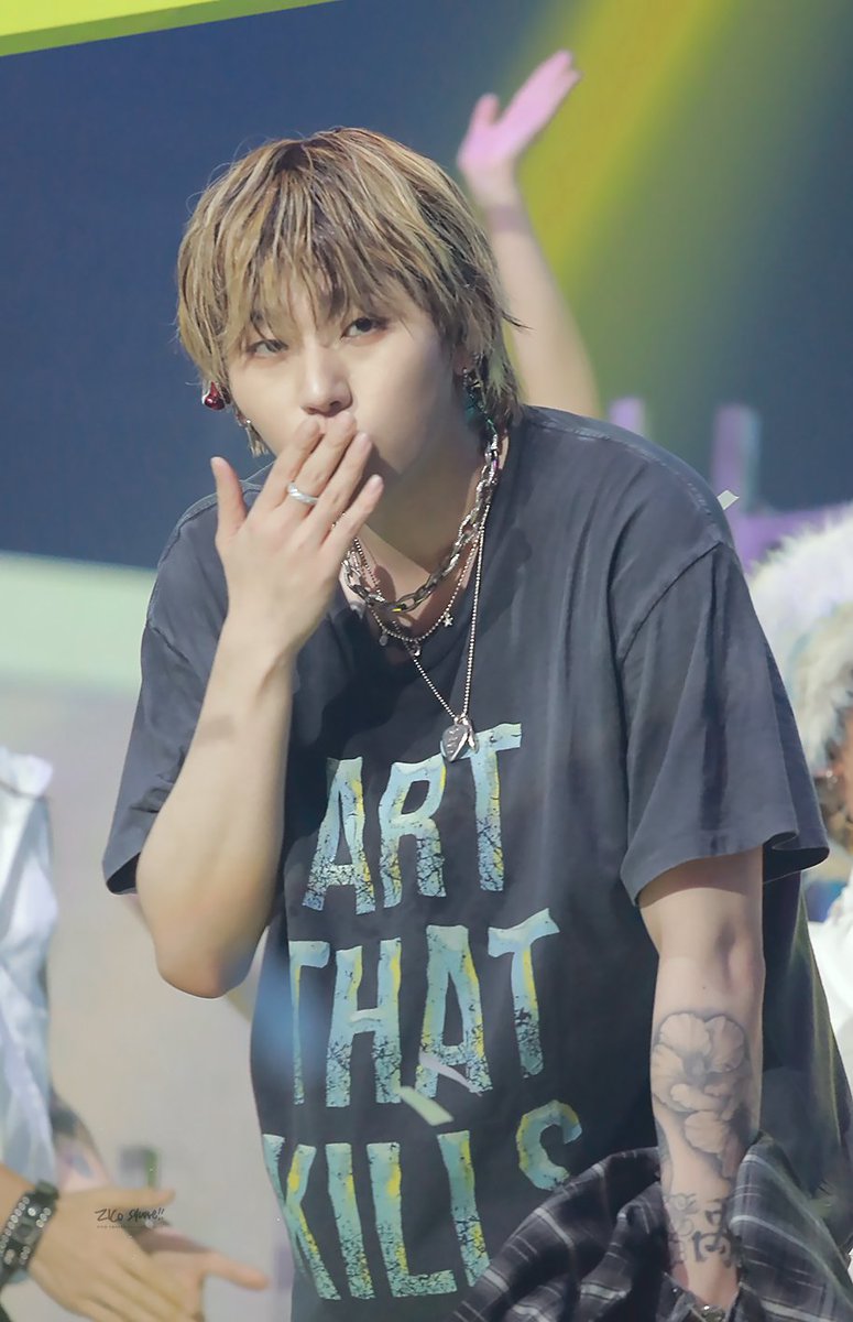 Zico_Square's tweet photo. 🫢😘💋

#지코 #우지호 #ZICO
#JOINTHEPARADE https://t.co/5tZEoSdOhs