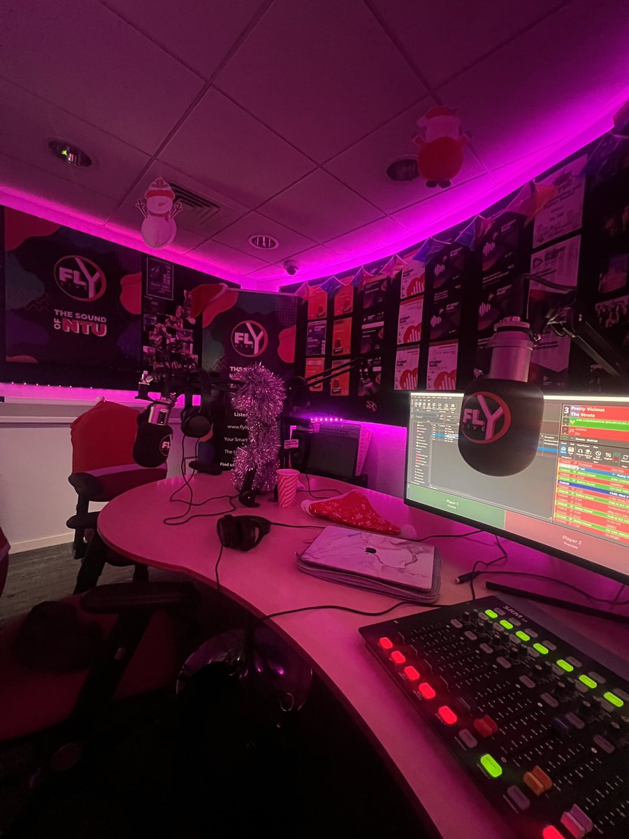 Ella Beecroft tweet media