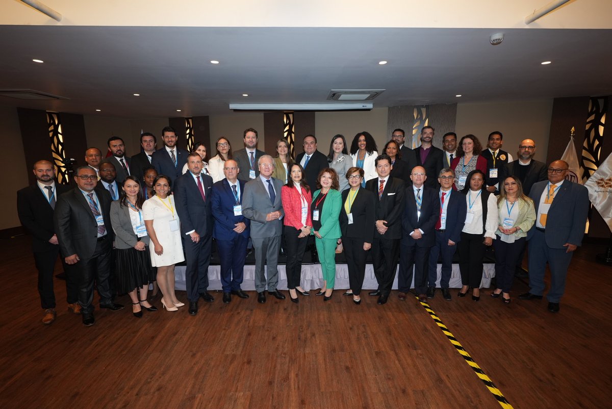 SELAInforma's tweet photo. 📌 #EnMINUTOS I ¡No te pierdas la transmisión #EnVIVO! 🔴
🔷 El #SELA iniciará la Segunda Jornada de la XXXII Reunión de Directores de Cooperación de #ALC: Fortalecimiento de capacidades para la medición, valorización y evaluación de la Cooperación Sur-Sur y Triangular (#CSSyT) 🌎, organizada junto a @GobiernoPeru_, a través de la @apciagencia, la @CancilleriaPeru y el apoyo del Fondo Fiduciario Pérez Guerrero (#FFPG) del Grupo de los 77, desde la ciudad de #Lima 🇵🇪
🔴 ¡Sigue aquí la transmisión #EnDIRECTO! ⏬
https://t.co/WDqCbdqTQ3
🔷 #MásyMejorIntegración 🫂 @ComunidadAndina @ALADI_SG @FAOAmericas @ACS_AEC @OLADEORG @AgendaCAF @celacppthn @gtorreszelaya1 @SRE_mx @MIREXRD @CancilleriaHN @ItamaratyGovBr @CancilleriaEc @Minrel_Chile @MRE_Bolivia @CancilleriaCol @cancilleriasv @CancilleriaVE @CubaMINREX @MinexGt @PeruPaisDigital @mreparaguay @CancilleriaPeru 🌎