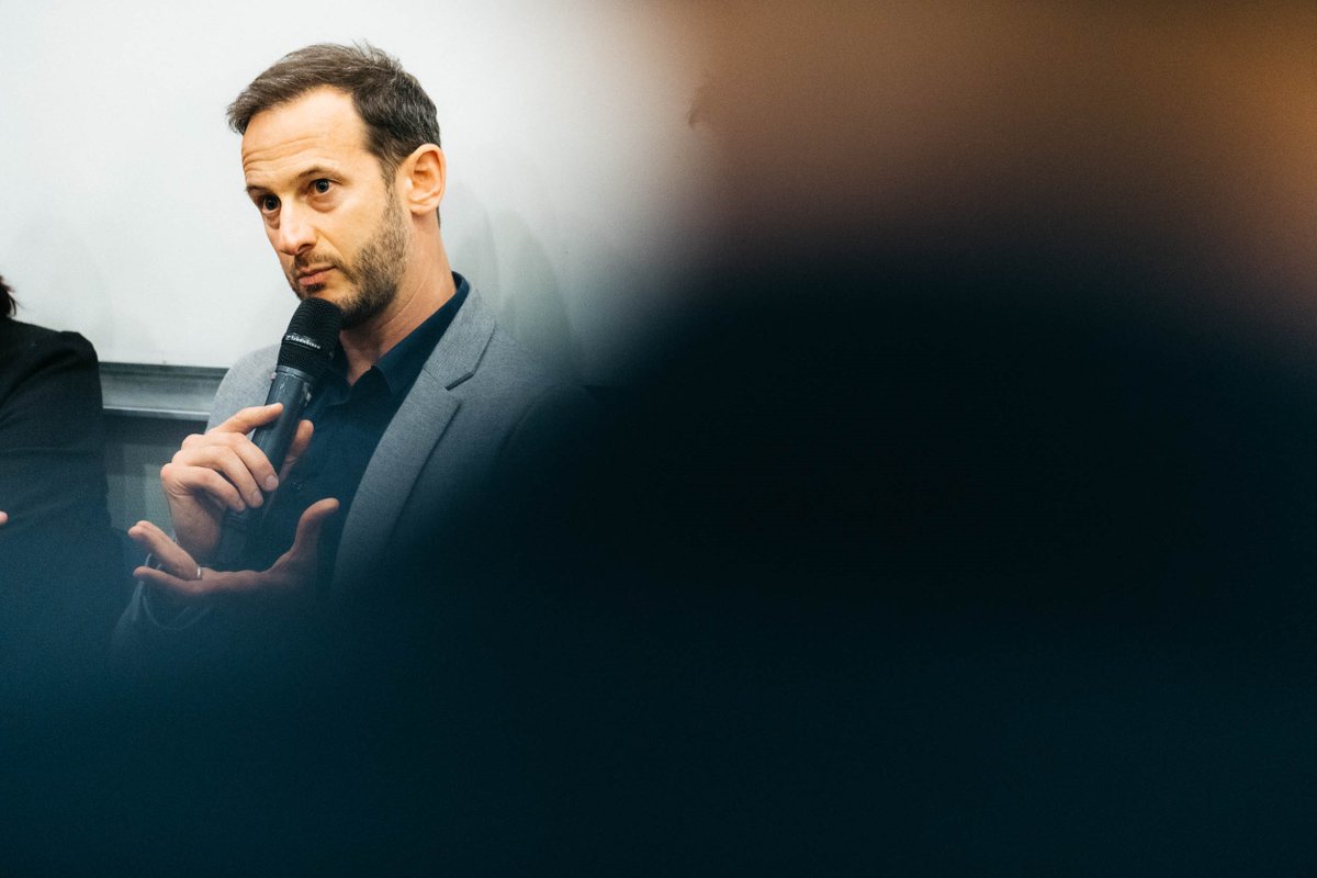 « Trois COP, un défi : protéger la planète »
Dr. <a href="/DomenicoDenton2/">Domenico Dentoni 🌍</a>, titulaire de la <a href="/chaire_coast/">Chaire COAST</a> : "L'approche systémique est indispensable pour répondre aux enjeux des limites planétaires. Comment instaurer des dialogues locaux et régionaux avant la COP de Belém ?"
📸P. Gouineau