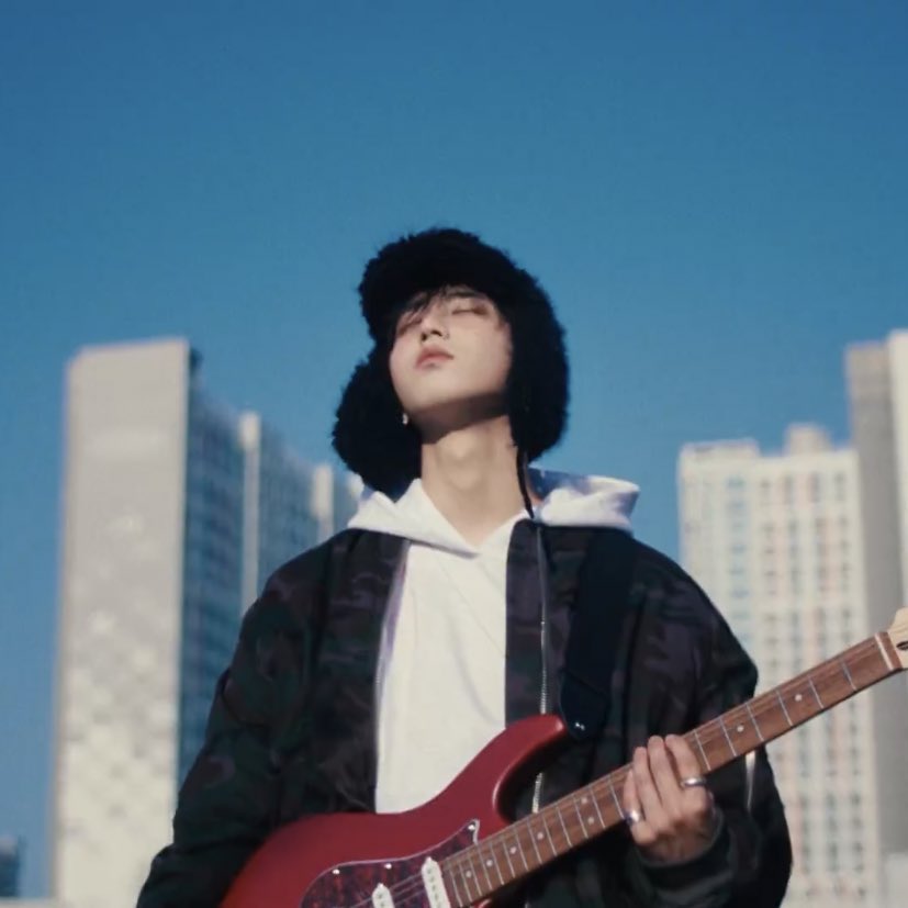 #OFF • CHORO LÁGRIMAS NOSSO PEQUENO ALIEN! Obrigada por ter escolhido nosso mundinho, HAN 😭😭😭😭😭😭😭

HAN UNVEIL HOLD MY HAND 
#SKZ_HAN_HoldMyHand
#HAN <a href="/Stray_Kids/">Stray Kids</a>