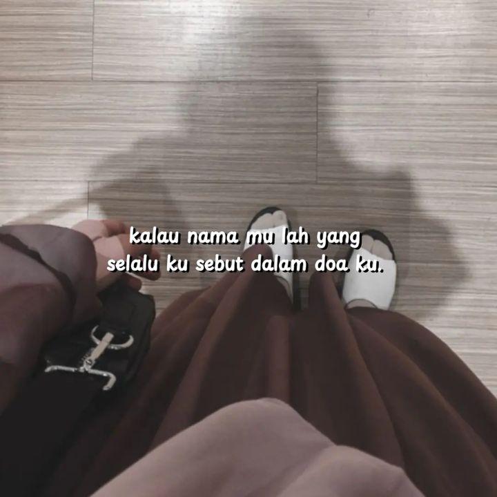 imchanis_'s tweet photo. " aku mendengar namamu disebut dalam cerita orang lain, dan kuharap Allah mendengar namamu yang kusebut dalam do'aku. 

karena terkadang, yang menjauh belum tentu benar-benar jauh, bisa jadi akan lebih dekat, di dalam do'a " https://t.co/LsFF6rfnsW