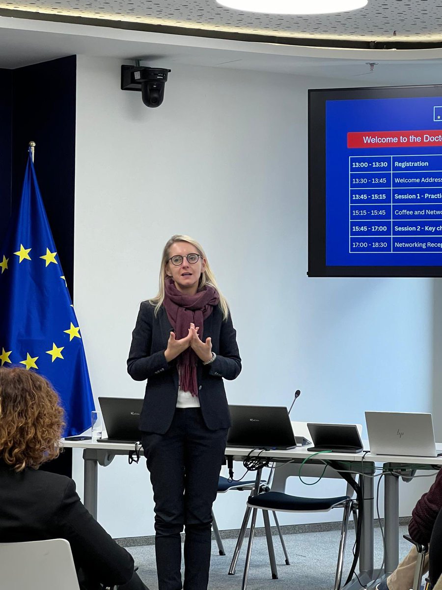 UACES Graduate Forum tweet media