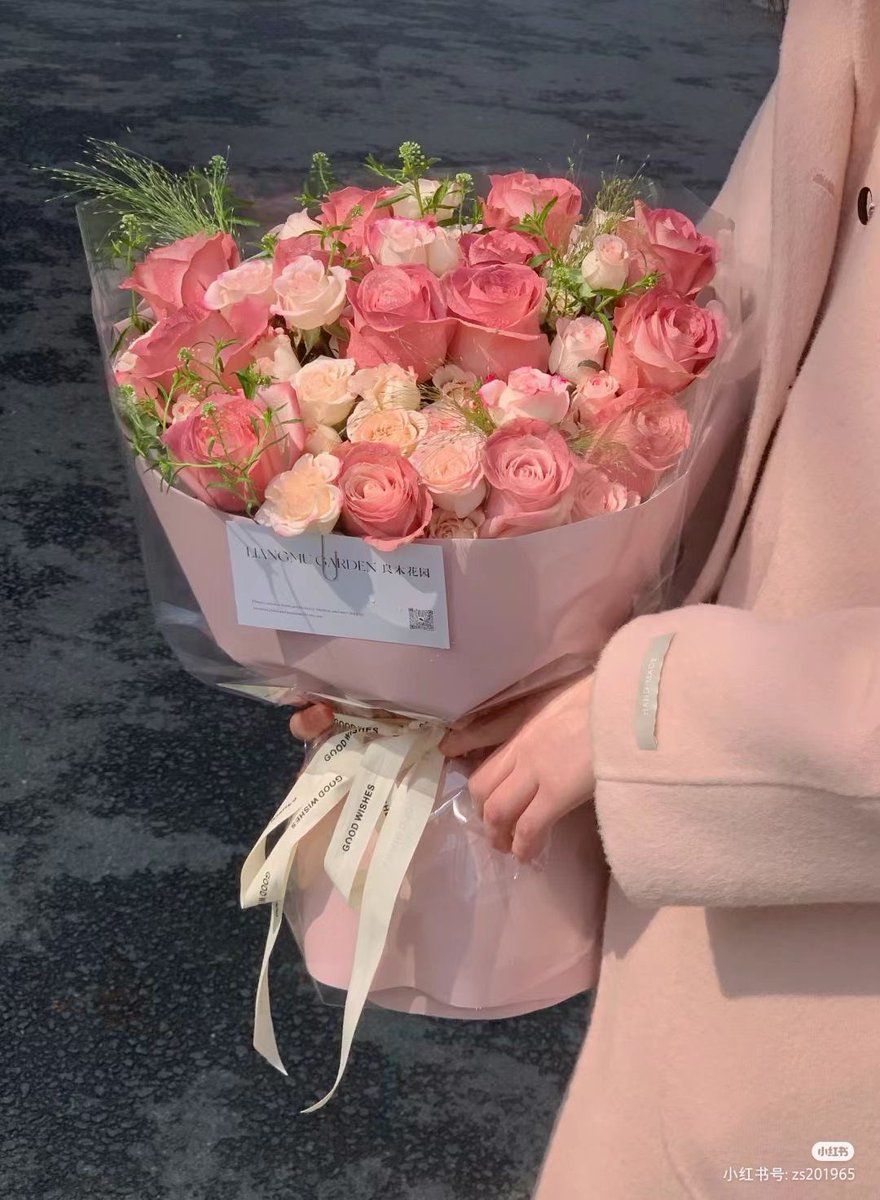 Pink flowers bouquet