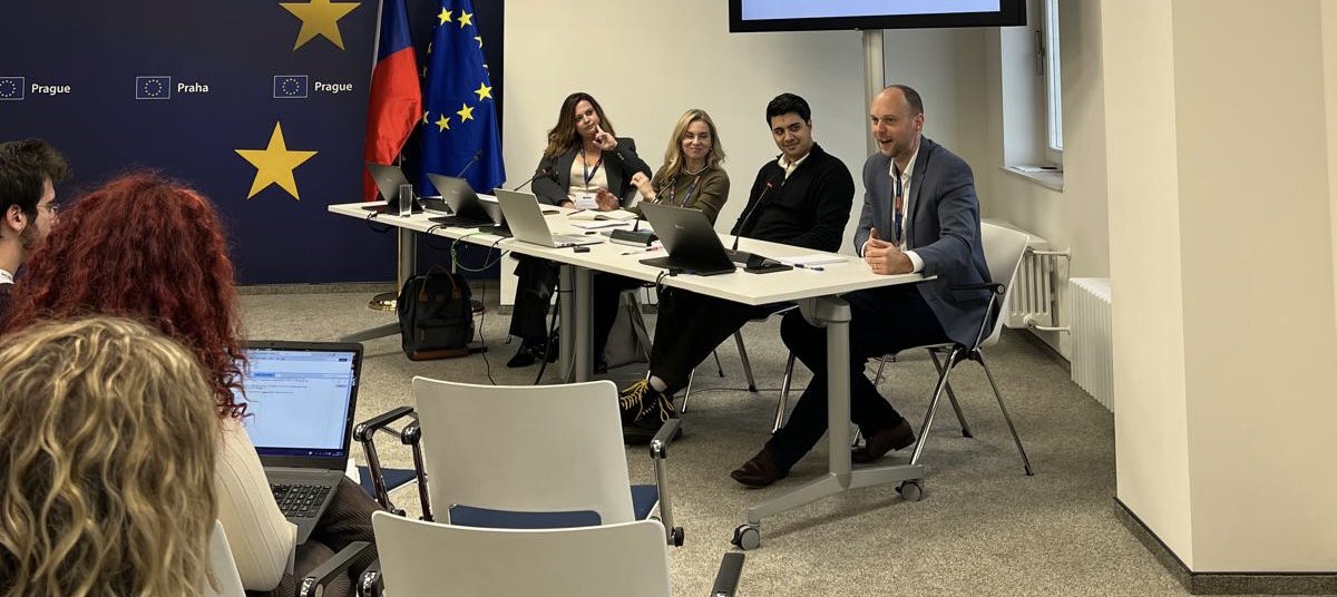 UACES Graduate Forum tweet media