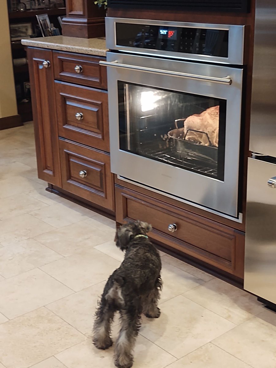 Oliver Holcomb tweet media