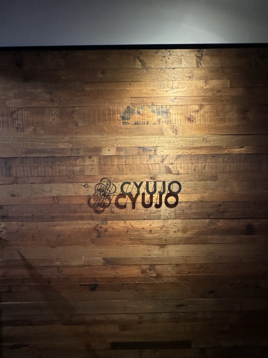 Cyujo0903's tweet image. 本日もお疲れ様でした！

ロゴをクリスマス仕様に🎄

さすがにこれだとゴテゴテすぎて、いい感じにしておきました( ᐢ_ᐢ )

#企業公式さんと繋がりたい #企業公式がお疲れ様を言い合う #広報