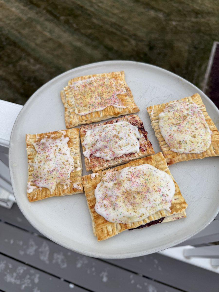 DavidTheBolter's tweet image. #poptarts