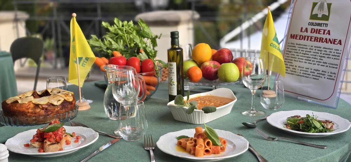 ColdirettiLazio's tweet image. Salute: Coldiretti/Censis, figli dipendenti da Energy drink e merendine, 82% famiglie chiede aiuto lazio.coldiretti.it/salute-coldire…