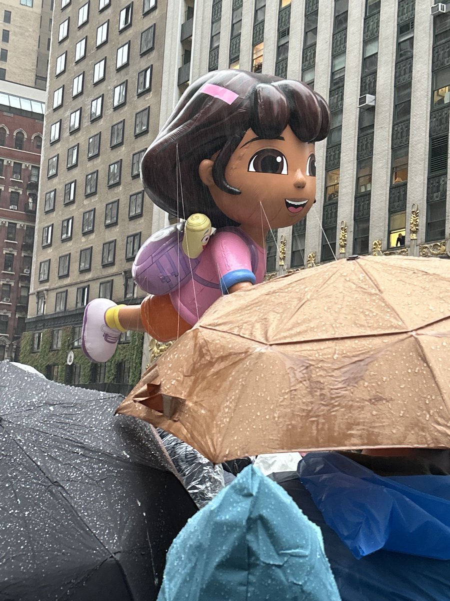 TArtist123's tweet photo. At the parade in New York and I saw Dora balloon there https://t.co/d5N6MxhFeP