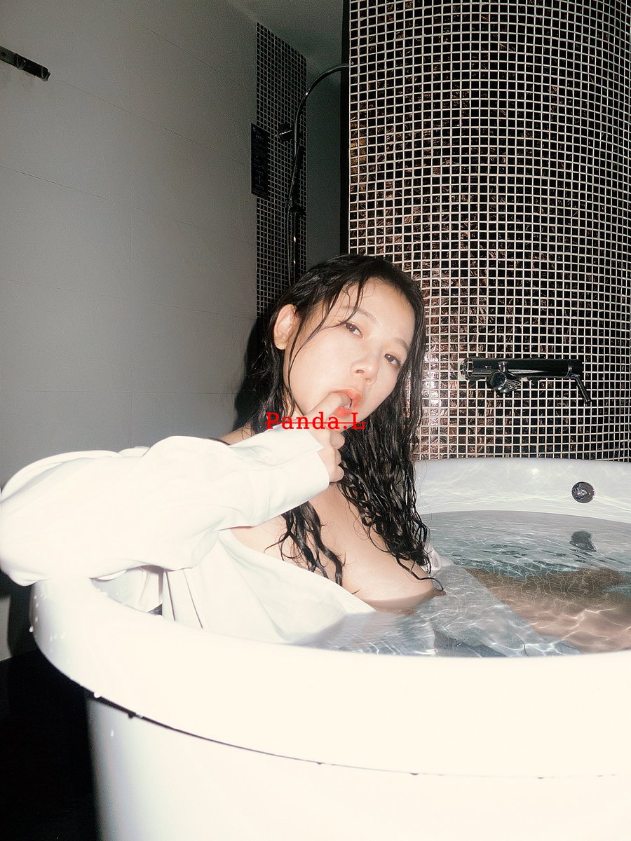 📷:<a href="/PandaPanda_L/">Panda.L</a>

#私房 #约拍 #人体 #东莞 #写真 #广州 #深圳 #人像摄影 #绳缚

<a href="/wqganenshi_/">有稿投😁</a>

<a href="/tbzt2024/">推波助臀（接投稿）</a>

<a href="/007share/">007𝕏🟡（转推版）</a>

<a href="/Fengsiyuan/">Mr.死因</a>