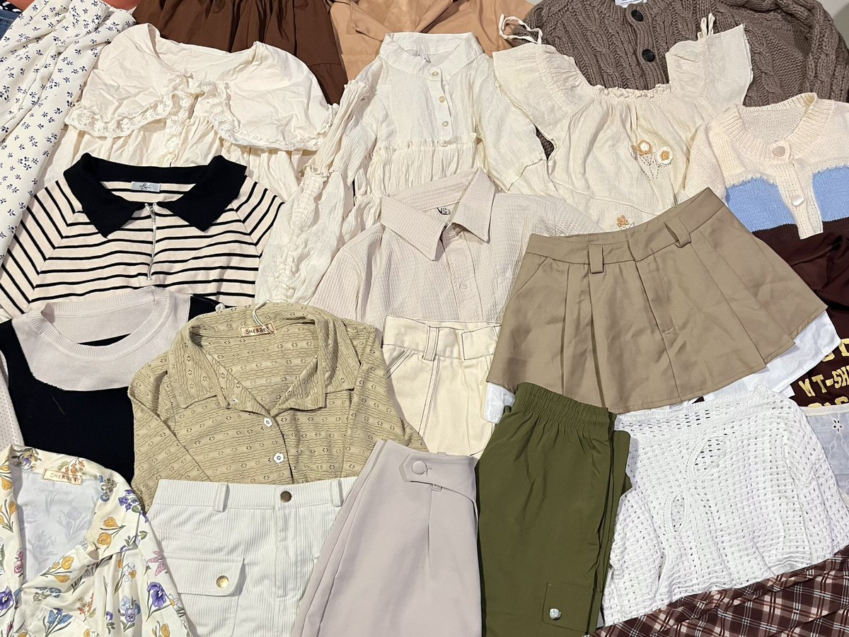 nonkoy09's tweet photo. โล๊ะเคลียร์ตู้ งานแบรนด์ Uniqlo Gu H&amp;M งานไอจี  มีมากกว่าในรูป
🍒 รี+ฟอล ค่าส่ง 30.- 
ลงเสาร์ 14:30 น.

#ส่งต่อเสื้อผ้า #ส่งต่อเสื้อผ้ามือสอง #เสื้อผ้ามือ2  #ส่งต่อ #เสื้อผ้ามือสอง #โล๊ะตู้เสื้อผ้า https://t.co/6M3KLyzJFi