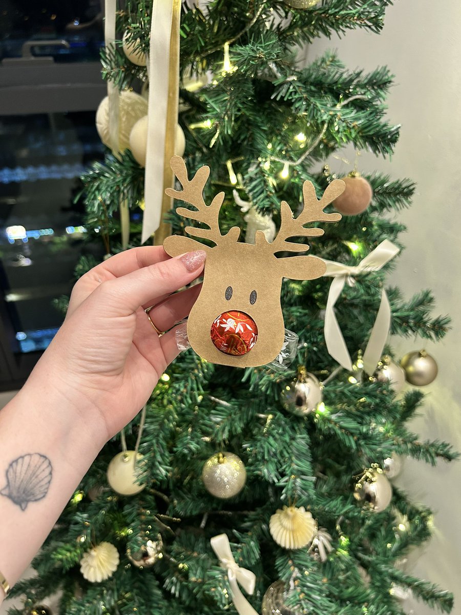 geogwatts's tweet photo. Chuffed with this evenings crafting… 10 more wake ups until the Christmas holidays ✨

(p.s so glad I shipped my cricut to Malaysia 😅) https://t.co/d6putU3uDb