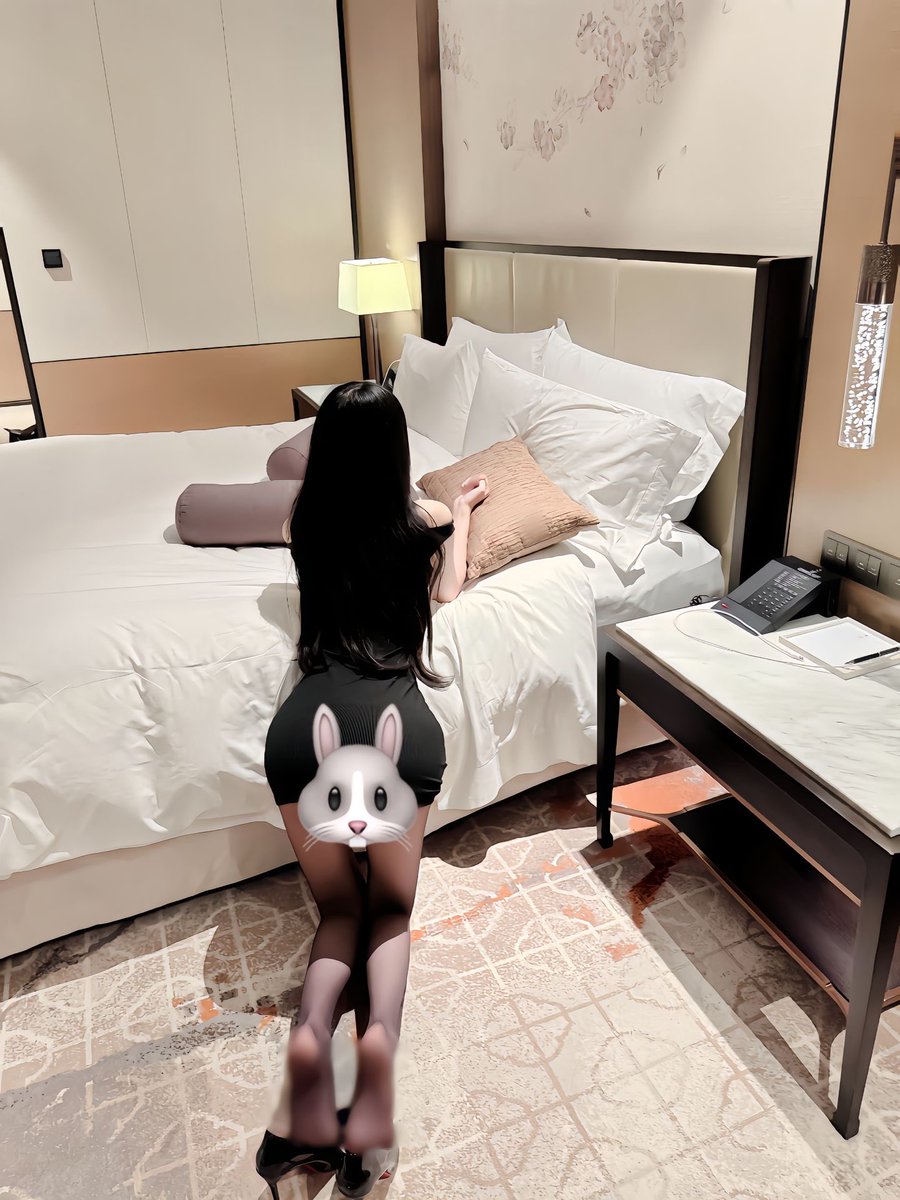 秒射了 生活逼得太紧了 #少御 #足控 #高跟 #黑丝 https://t.co/Mb5p2eWmRp