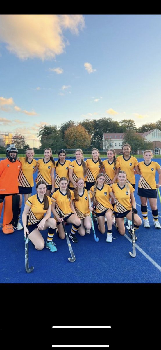 LouWhiteRosePR's tweet photo. @HillHouseHockey U16 girls through to the semi-final of the Nationals! Amazing, supportive and talented group of girls who deserve this win #hockey https://t.co/0x0TCAk5cI