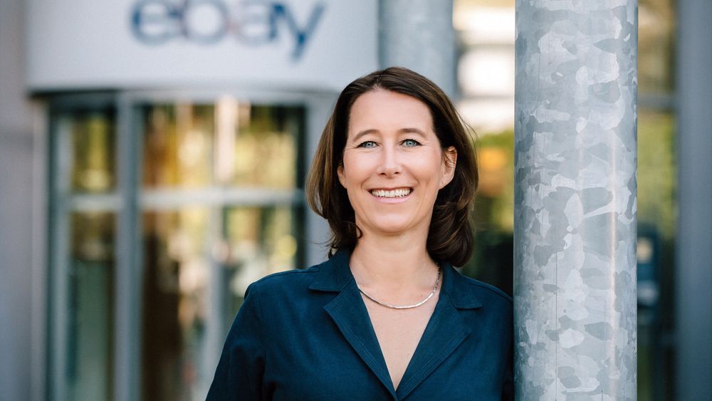 Frauke Schmeier, Leiterin des Bereichs Heimwerker &amp; Garten bei #eBay Deutschland, spricht im @BaumarktManager über die unverzichtbare Rolle des E-Commerce in der Heimwerker- und Gartenbranche. 🔧🌿 Online-Marktplätze sind dabei essenziell, doch was macht einen verlässlichen