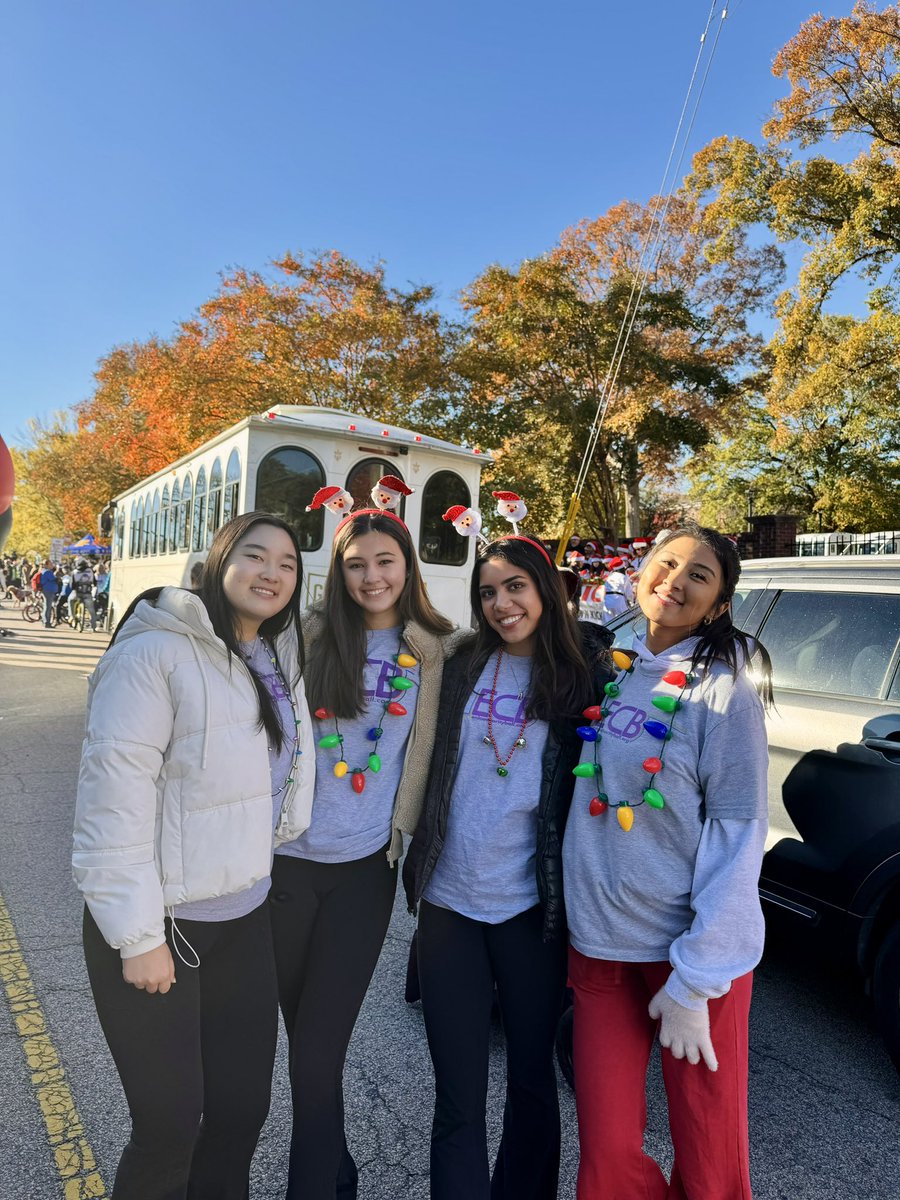 Mimi Sonawane (@mimisona06) on Twitter photo <a href="/EHSCharityBall/">Enloe Charity Ball</a> I’m thankful for the Christmas parade 🎄🎄
#ECBThanksgivingChallenge #alivewithpurpose #micasatucasa #housingsolveshomelessness <a href="/EHSCharityBall/">Enloe Charity Ball</a> I’m thankful for the Christmas parade 🎄🎄
#ECBThanksgivingChallenge #alivewithpurpose #micasatucasa #housingsolveshomelessness