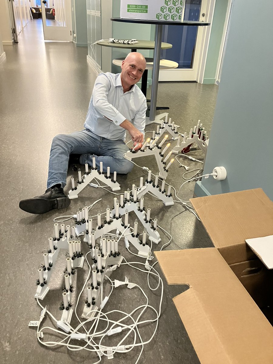 Författare Anders Danell tweet media