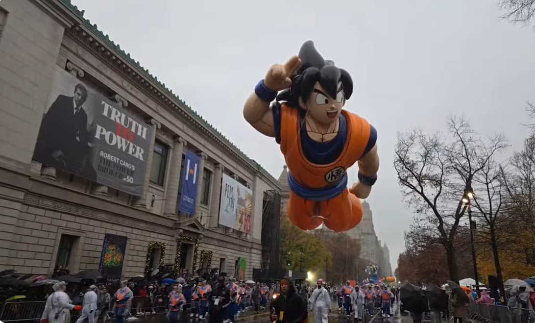 MrCitan's tweet image. Um brasileiro e um sayajin em Nova York.
Esses desfiles do Dia de Ação de Graças são demais!