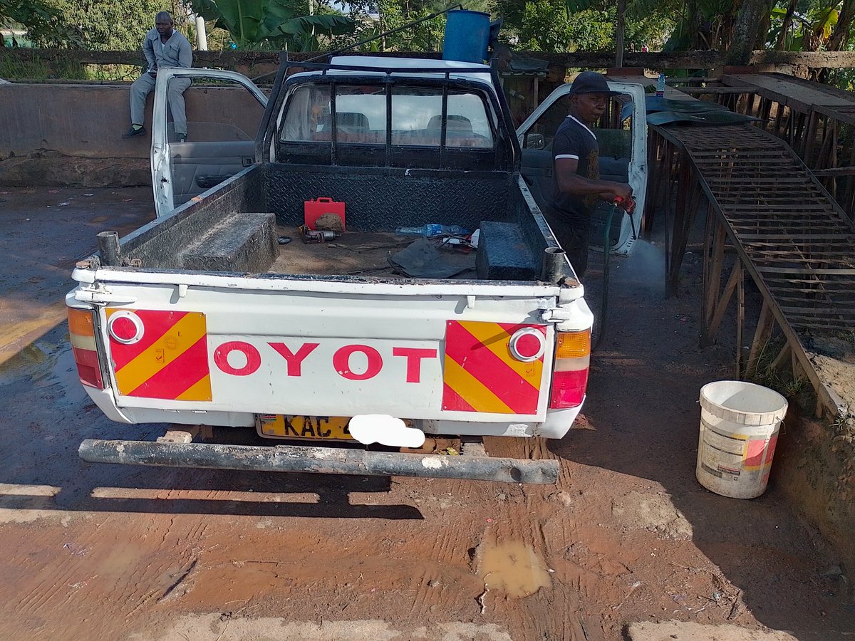 Pearson_o9's tweet photo. Toyota LN85 for sale 
Year of manufacture 1991
Manual 
Asking price 570,000 ksh negotiable https://t.co/0daAE0qst5