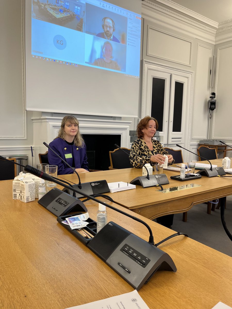 Elna Sondergaard (@elnasondergaard) on Twitter photo Møde m #Retsudvalget vedr L58 om kriminalisering af tortur m.v. Tak til retsudvalgets formand <a href="/S_B_Larsen/">Steffen Larsen</a> og næstformand <a href="/_MaiMercado/">Mai Mercado</a> og <a href="/MF_K_Lorentzen/">Karina Lorentzen D.</a> mfl
Tak til <a href="/ECCHRBerlin/">ECCHR</a>
<a href="/DignityDK/">DIGNITY</a> #dkpol
Læs om vores anbefalinger til styrket <a href="/NSK_politi/">National enhed for Særlig Kriminalitet (NSK)</a> Møde m #Retsudvalget vedr L58 om kriminalisering af tortur m.v. Tak til retsudvalgets formand <a href="/S_B_Larsen/">Steffen Larsen</a> og næstformand <a href="/_MaiMercado/">Mai Mercado</a> og <a href="/MF_K_Lorentzen/">Karina Lorentzen D.</a> mfl
Tak til <a href="/ECCHRBerlin/">ECCHR</a>
<a href="/DignityDK/">DIGNITY</a> #dkpol
Læs om vores anbefalinger til styrket <a href="/NSK_politi/">National enhed for Særlig Kriminalitet (NSK)</a>