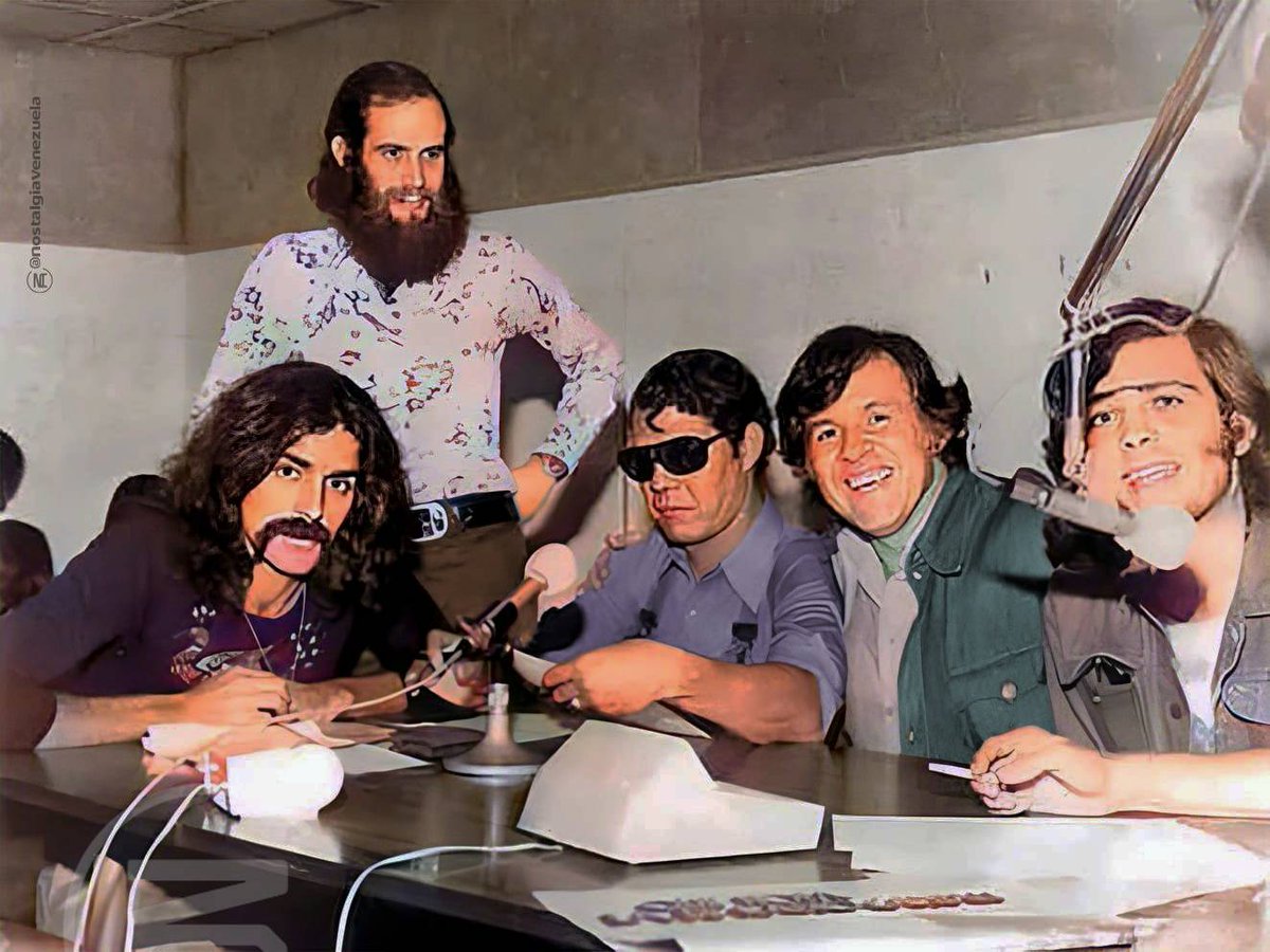 Caracas, años 70. Radio Capital: 𝙸𝚟𝚊𝚗 𝙻𝚘𝚜𝚌𝚑𝚎𝚛, 𝚃𝚒𝚗𝚎𝚍𝚘 𝙶𝚞𝚒́𝚊, 𝙲𝚎́𝚜𝚊𝚛 𝙼𝚊𝚕𝚍𝚘𝚗𝚊𝚍𝚘, 𝙲𝚊𝚙𝚙𝚢 𝙳𝚘𝚗𝚣𝚎𝚕𝚕𝚊 𝚢 𝙽𝚊𝚙𝚘𝚕𝚎𝚘