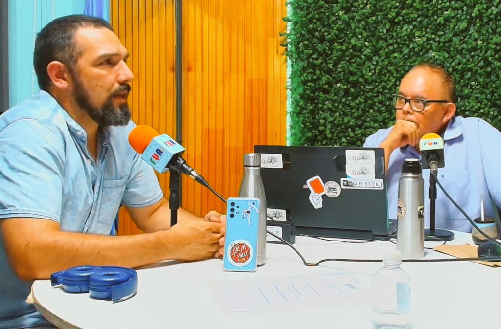 FacuPilarche's tweet photo. "La provincia de BsAs produce el 40% de la riqueza nacional, y tiene el 60% de pobreza. @Kicillofok gestiona el ajuste" - Ayer estuve en #PegandoLaVuelta en la emisora #somosfua @UnionDeRadios
Mira completo acá https://t.co/ufL6iVpKKM https://t.co/sIdROCf9FQ
