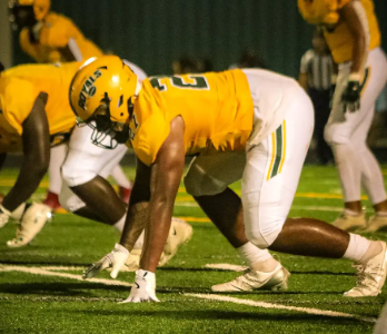 Congratulations and welcome to the #BigRiverRivalry family <a href="/jtotive4/">JaydenTotive</a> of <a href="/PGRoyalsFB/">Prince George Football</a>! #SOUTH #BRR2024