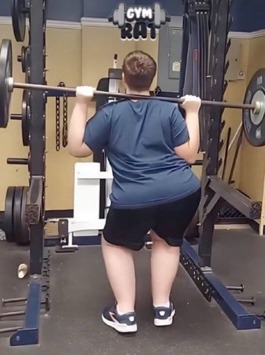 ai vtnc fui fazer agachamento e lembrei dessa porra tive uma crise de riso e parei de fazer o exercício