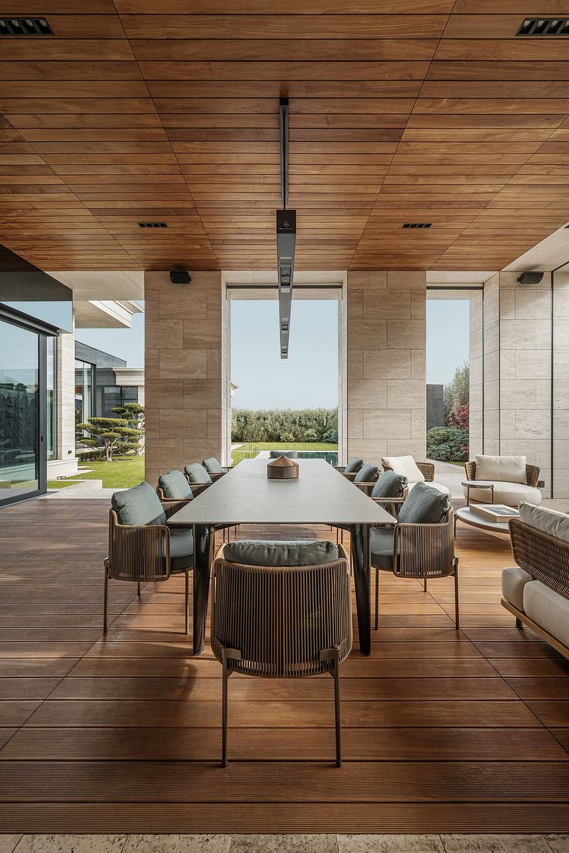 HomeAdore's tweet image. Golden Dawn: Modern Elegance Meets Classical Design 

homeadore.com/2024/08/11/gol…