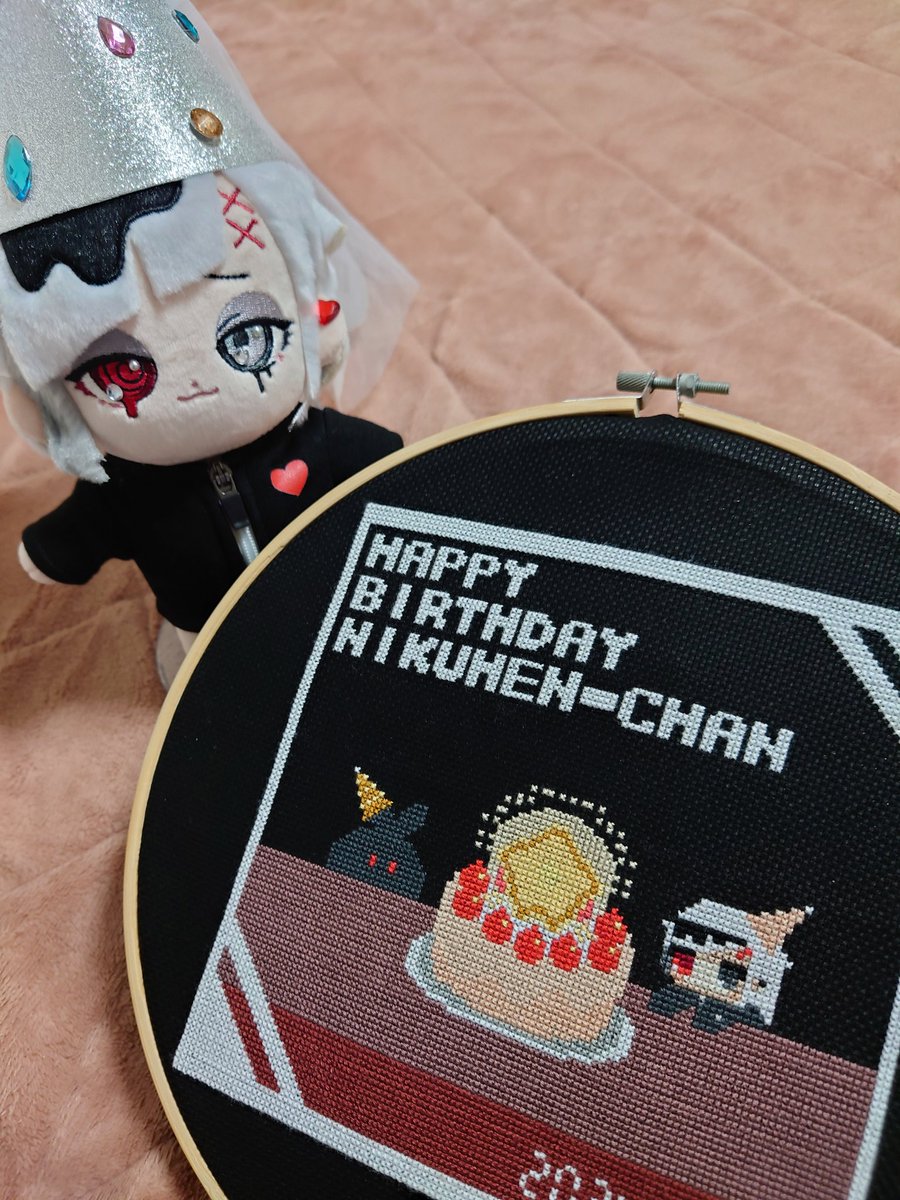 dalukulo3's tweet photo. 肉片ちゃん!お誕生日おめでとうございます!今年も縫うことができて良かったです！
#描工肉
#クロスステッチ https://t.co/BMrSZmpCGh