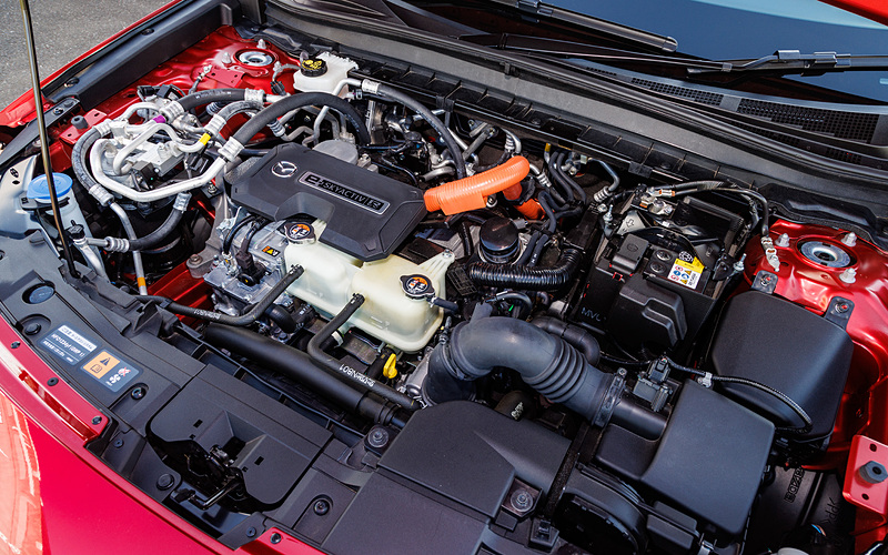 car_watch's tweet image. 「MX-30 Rotary-EV」でロングドライブ ロータリーエンジンなどマツダらしいチャレンジの塊だった car.watch.impress.co.jp/docs/news/impr… #MAZDA #マツダ #MX30